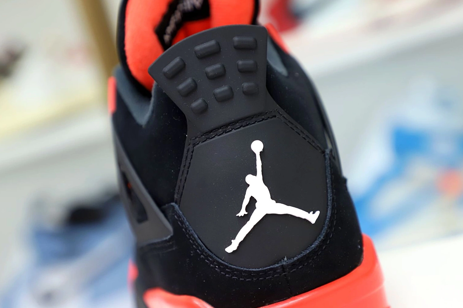 RETRO THUNDER' AIR JORDAN 4 'RED 1224